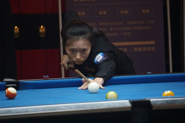 世界总是充 世界总是充