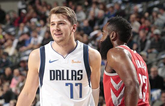 稳定表现的 稳定表现的