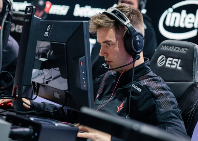 然存在差距 然存在差距