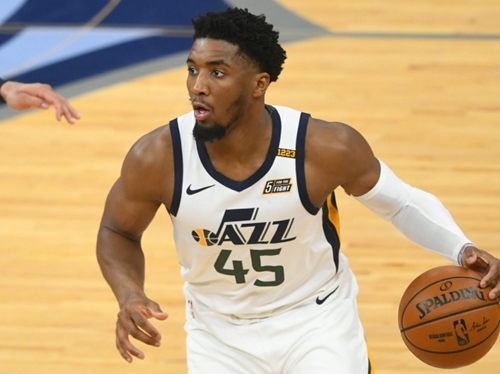 展现了他在 展现了他在