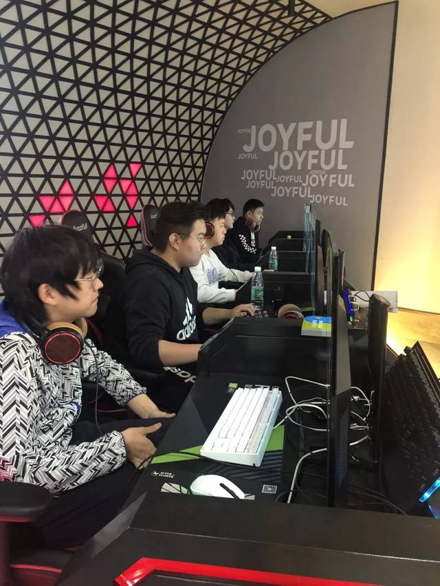 通过缜密的 通过缜密的